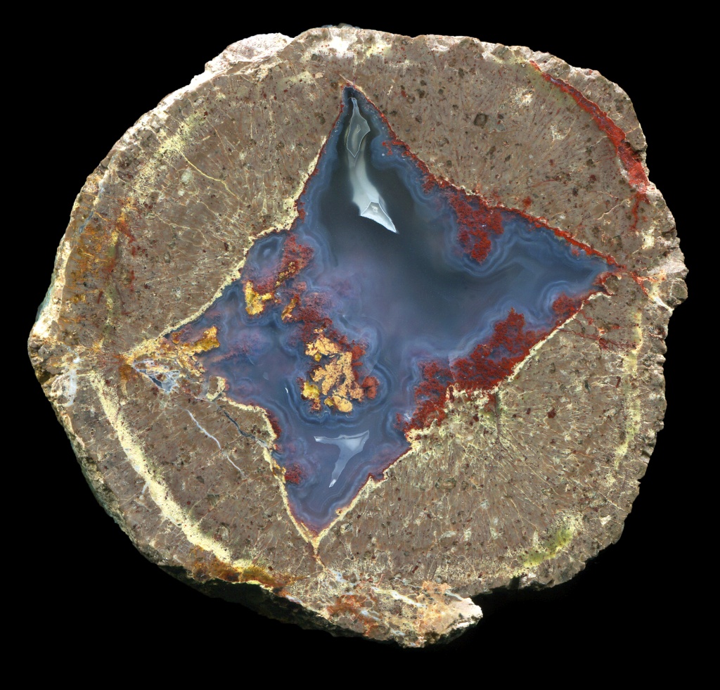 Redwing Thunderegg with Red Moss