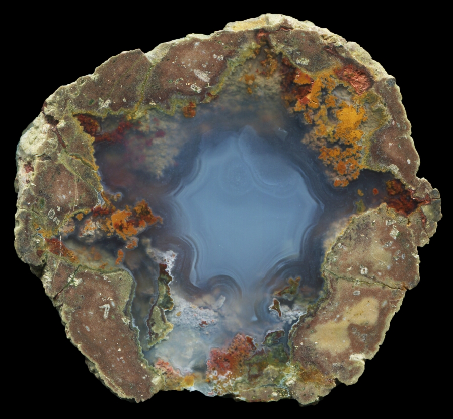 Bed 79 Thunderegg with Beautiful Rock Pool