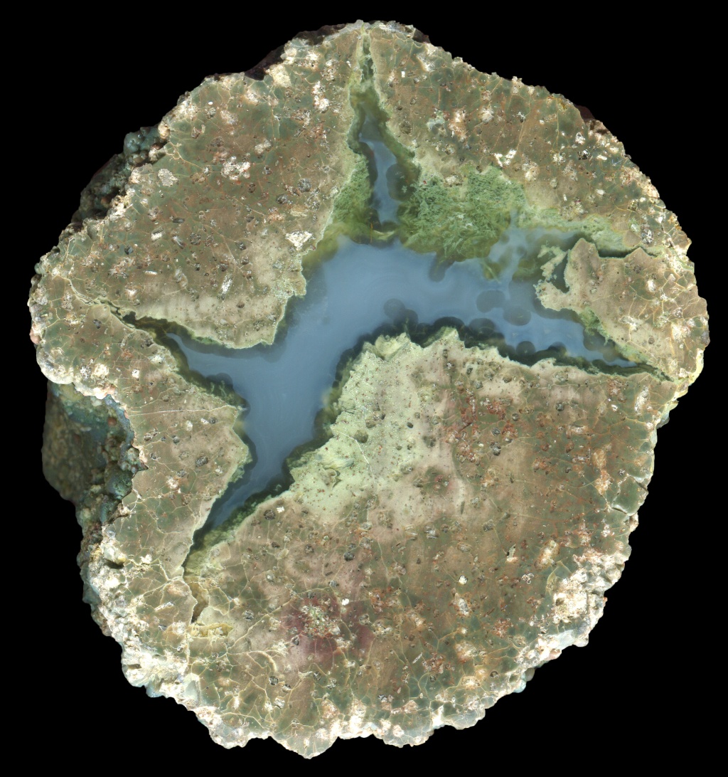 S&S Bed Thunderegg with a Gentle Moss AgateCore